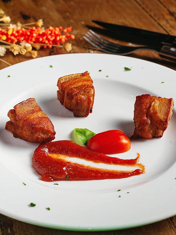 dia do bacon dado de pancetta o porco
