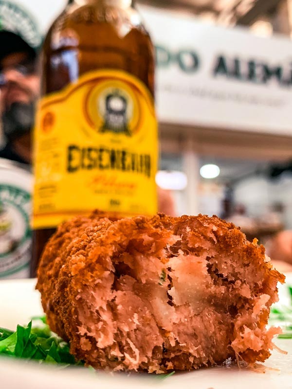 Oktober Festival no Salvador Shopping com comidinhas, cerveja e muita música Croquete Alemao