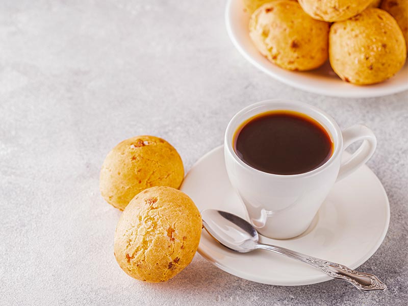 Café e gastronomia brasileira, café com pão de queijo