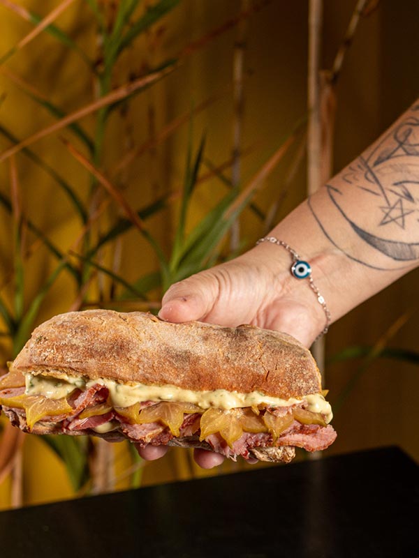 Sanduíche de Pastrami e Carambola