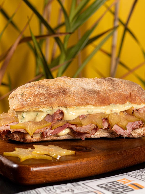 Sanduíche de Pastrami e Carambola